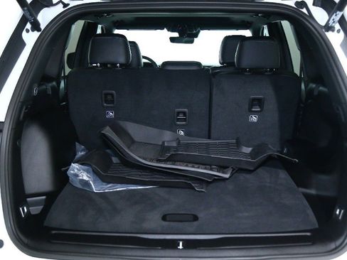 Used 2025 Jeep Grand Cherokee Altitude image 30