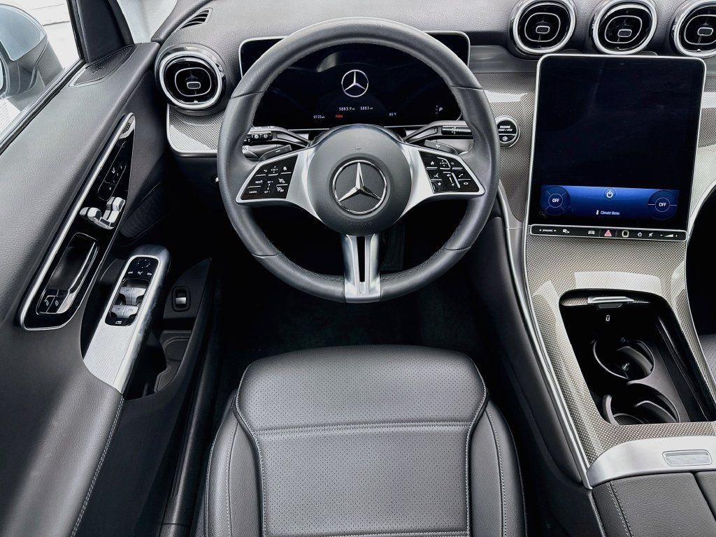 Used 2026 Mercedes-Benz GLC 300 image 10