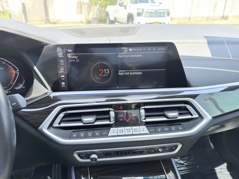 Used 2021 BMW X5 xDrive40i w/ M Sport Package AWD/4WD image 31