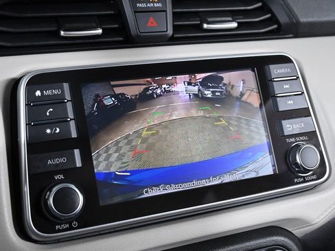 Used 2022 Nissan Versa SV w/ Electronics Package image 15