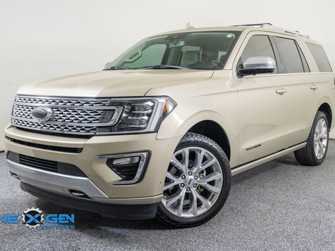 Used 2018 Ford Expedition Platinum AWD/4WD image 3