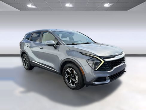 Used 2025 Kia Sportage LX FWD image 6