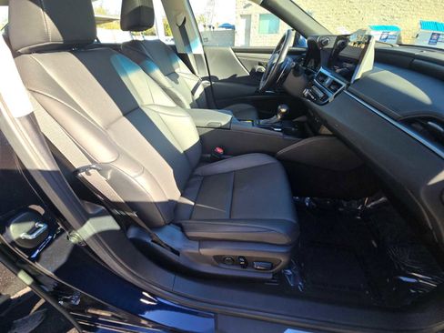 Used 2024 Lexus ES 300h w/ Premium Package image 11