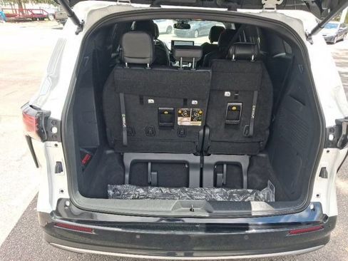 Used 2026 Toyota Sienna Limited AWD/4WD image 6