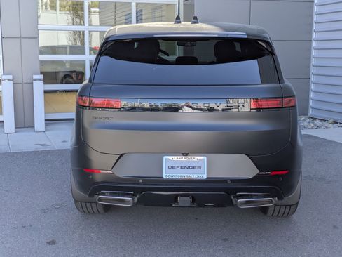 New 2026 Land Rover Range Rover Sport Dynamic SE AWD/4WD image 6