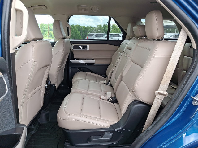 Used 2023 Ford Explorer XLT w/ Equipment Group 202A RWD image 10
