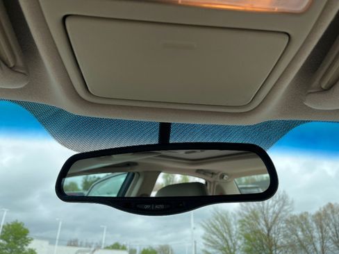 Used 2001 Toyota Avalon XLS image 33