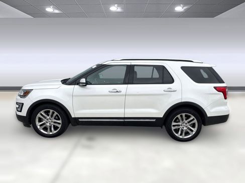 Used 2016 Ford Explorer Limited image 2
