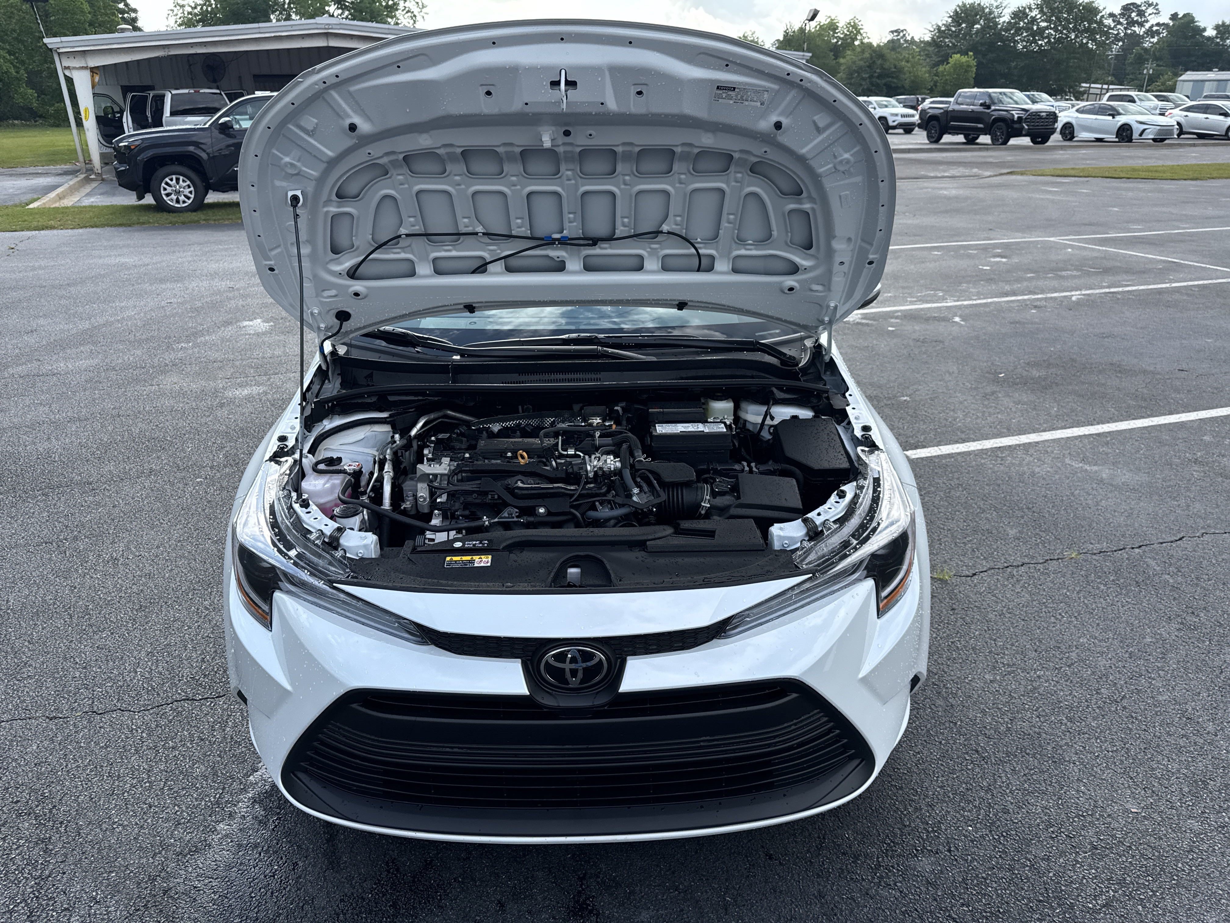 Used 2025 Toyota Corolla LE FWD image 38