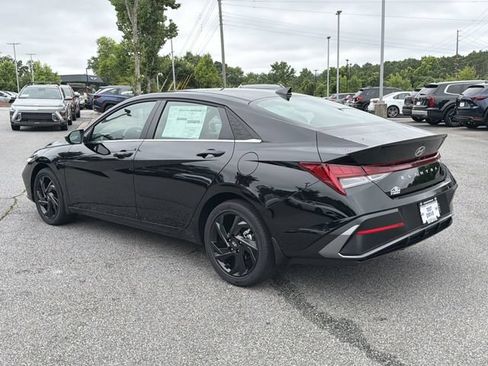 New 2026 Hyundai Elantra SEL Sport Premium FWD image 5