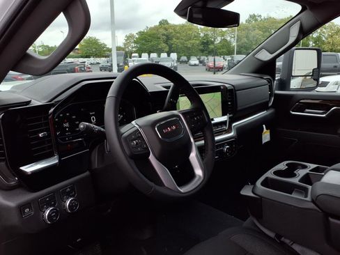 New 2025 GMC Sierra 2500 SLE w/ SLE Convenience Package image 14