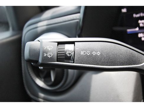 Used 2025 Chevrolet Colorado LT RWD image 17