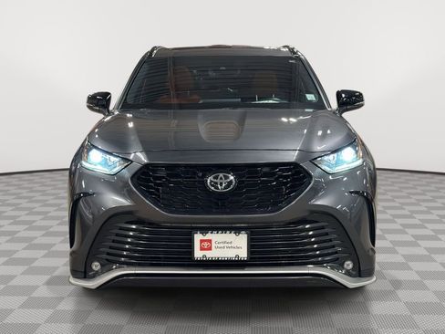 Used 2023 Toyota Highlander XSE image 2