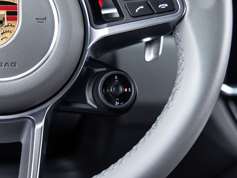 Certified 2023 Porsche Cayenne Coupe AWD/4WD image 15
