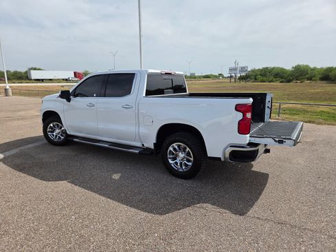 Used 2025 Chevrolet Silverado 1500 LTZ w/ Z71 Off-Road Package AWD/4WD image 7