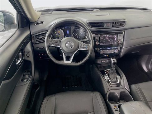 Used 2018 Nissan Rogue SL w/ Premium Package image 25