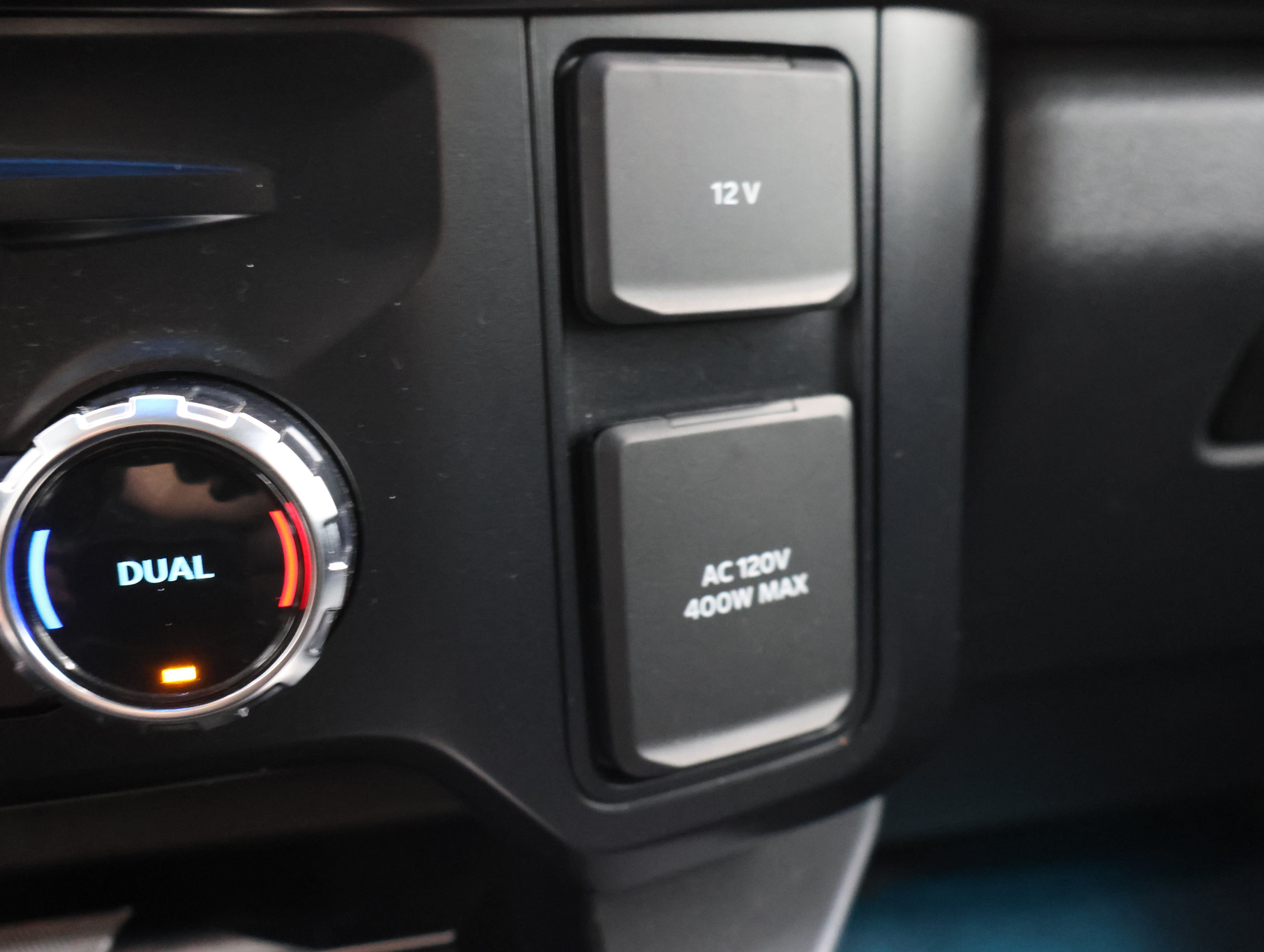 Used 2024 Ford F350 Lariat w/ Tremor Off-Road Package AWD/4WD image 53