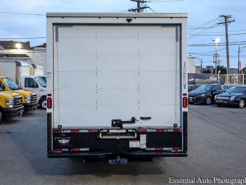 Used 2021 GMC Savana 3500 Extended w/ Power Convenience Package image 6