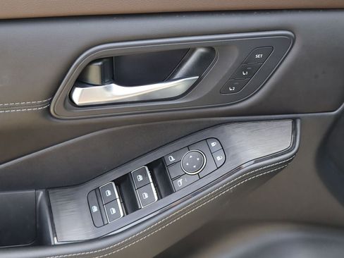 Used 2023 Nissan Rogue SL FWD image 21
