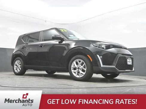 Used 2023 Kia Soul LX w/ LX Technology Package FWD image 28
