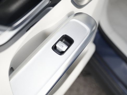 Used 2023 Mercedes-Benz EQE 500 4MATIC SUV image 34