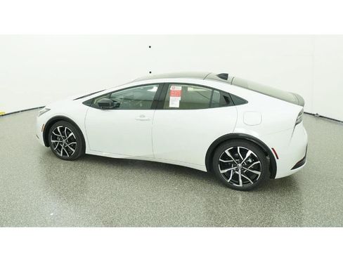 New 2026 Toyota Prius Plug-In Hybrid FWD image 4