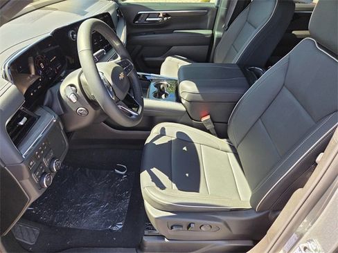 New 2025 Chevrolet Suburban Premier image 6