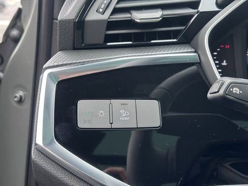 Certified 2025 Audi Q3 2.0T Premium w/ Convenience Package image 20