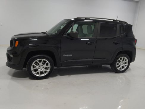 Used 2022 Jeep Renegade Latitude w/ Convenience Group image 2