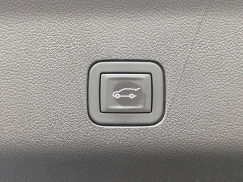 Used 2026 Chevrolet Suburban Premier w/ Sun And Tow Package AWD/4WD image 13
