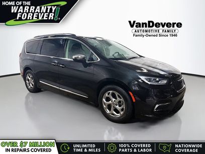Used 2023 Chrysler Pacifica Limited