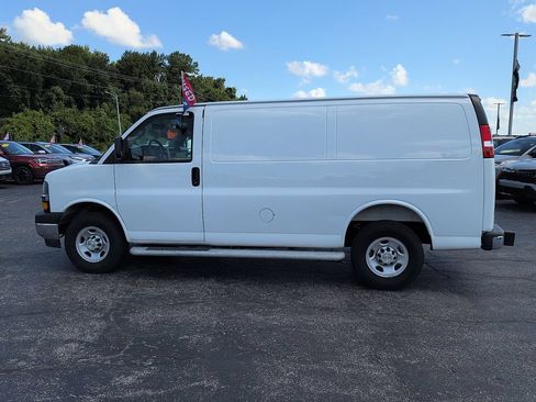Used 2025 Chevrolet Express 2500 w/ Driver Convenience Package RWD image 4