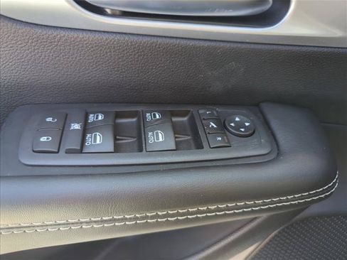 New 2026 Chrysler Pacifica Limited FWD image 17