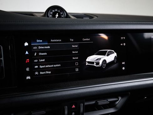 Certified 2025 Porsche Cayenne Turbo GT image 17