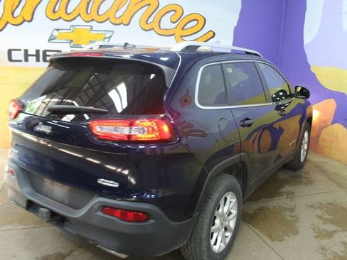 Used 2015 Jeep Cherokee Latitude w/ Cold Weather Group AWD/4WD image 8