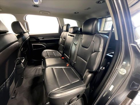 Used 2024 Kia Telluride LX AWD/4WD image 15