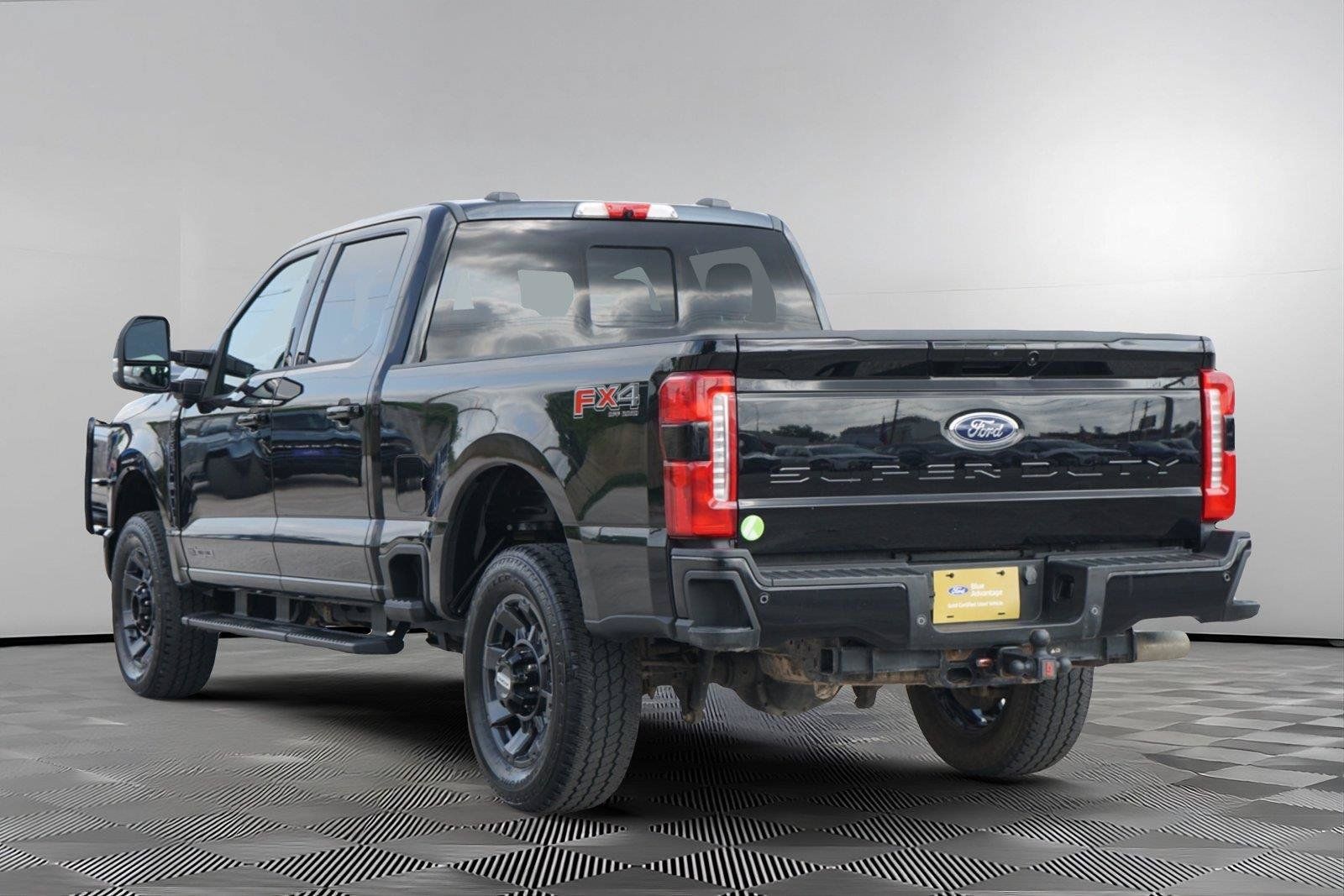 Used 2023 Ford F250 Lariat w/ Sport Appearance Package AWD/4WD image 6