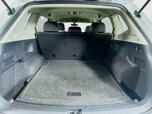 Used 2021 Volkswagen Tiguan SE image 25