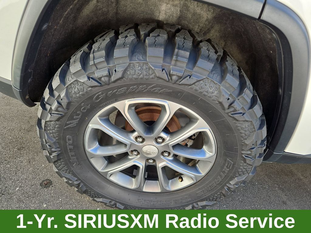 Used 2015 Jeep Grand Cherokee Laredo w/ Quick Order Package 23E AWD/4WD image 7