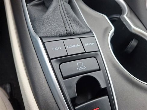 Used 2021 Toyota Camry XLE image 25