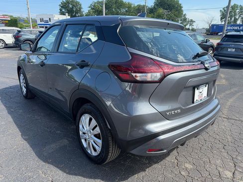 Used 2023 Nissan Kicks S FWD image 5