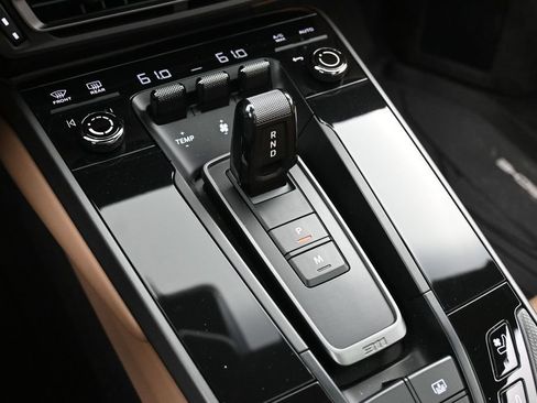 Certified 2022 Porsche 911 Carrera RWD image 21