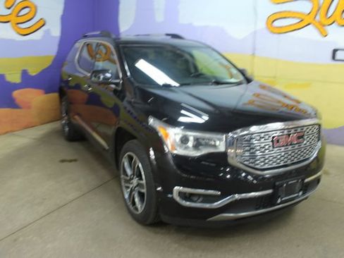 Used 2018 GMC Acadia Denali w/ Technology Package AWD/4WD image 2
