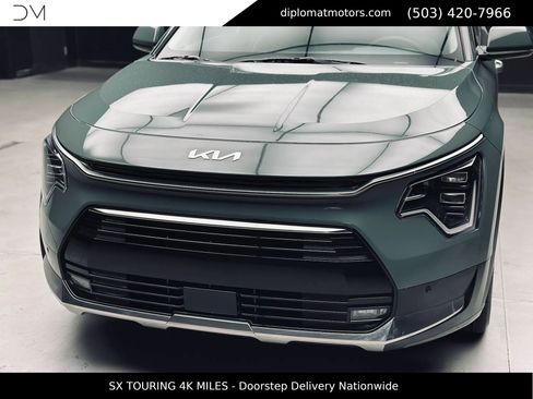 Used 2023 Kia Niro SX Touring FWD image 14