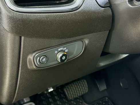 Used 2023 Chevrolet Equinox LT image 10