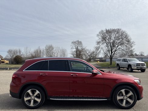 Used 2016 Mercedes-Benz GLC 300 4MATIC w/ Driver Assistance Package image 2