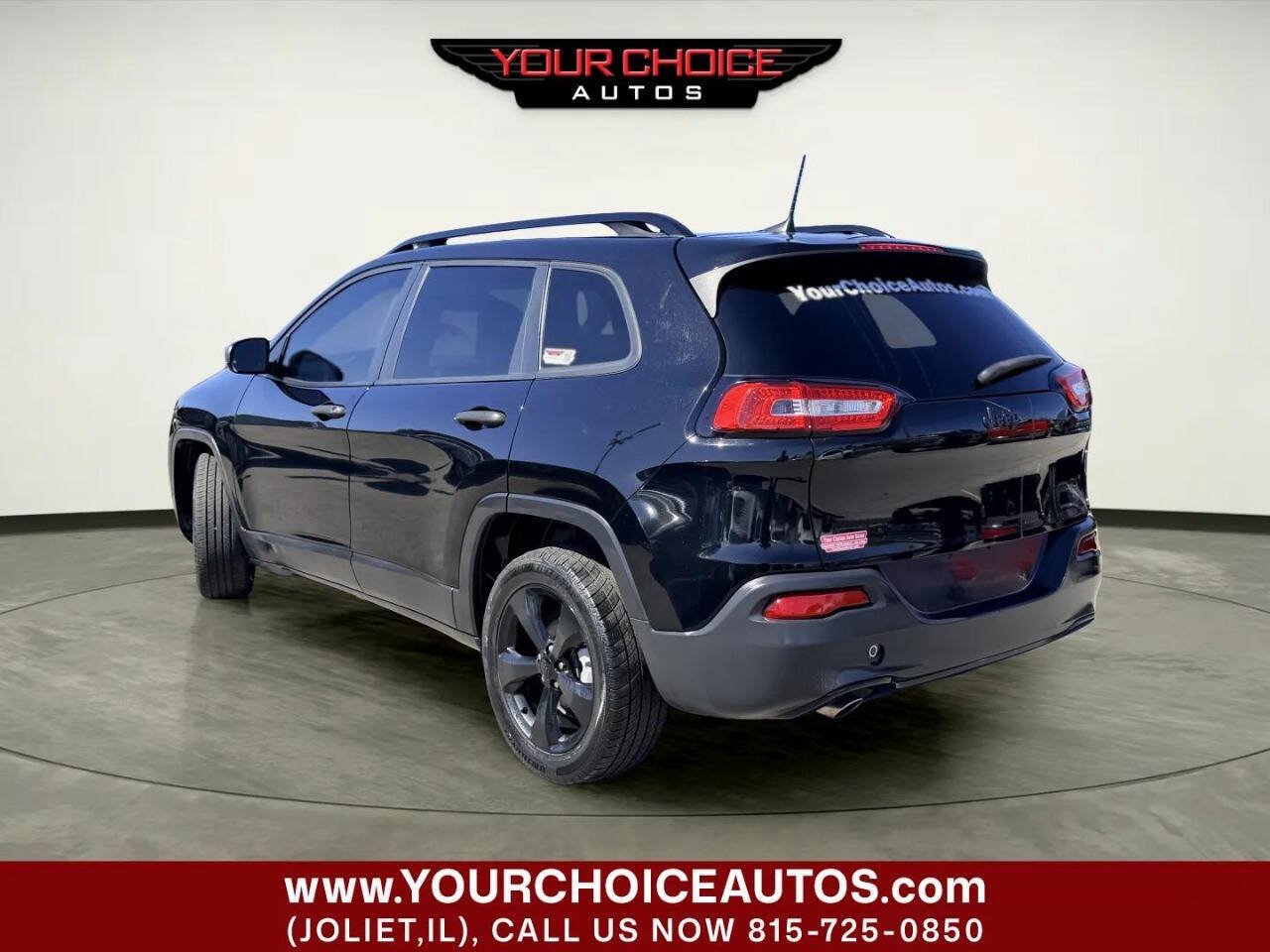 Used 2017 Jeep Cherokee Sport w/ Cold Weather Group FWD image 3