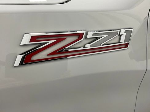 Used 2019 Chevrolet Silverado 1500 LTZ w/ LTZ Premium Package AWD/4WD image 30
