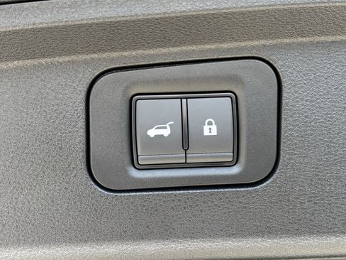 New 2026 Nissan Armada SL w/ Captain's Chari Seat Package image 23