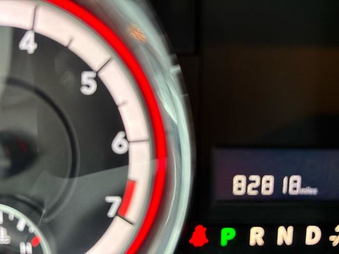 Used 2018 Dodge Grand Caravan SXT image 21